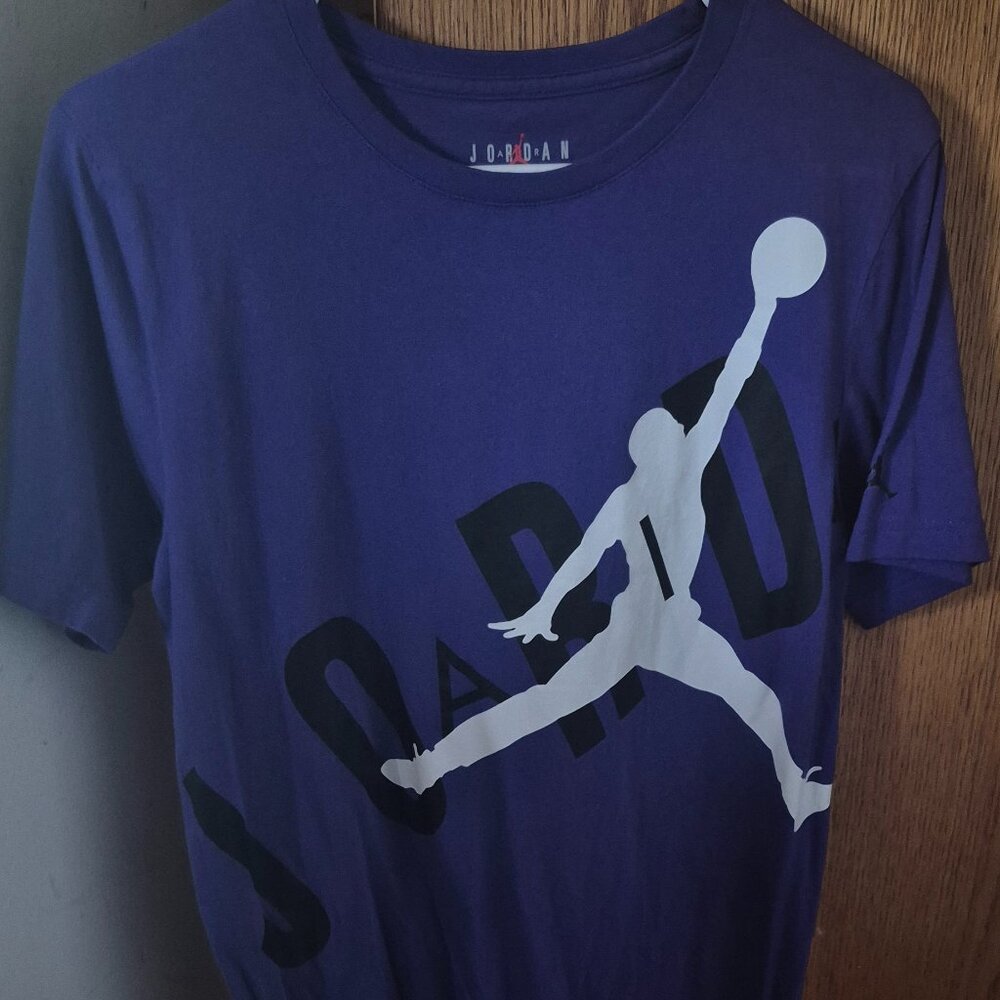 Boys Purple Jordan T shirt XL Size 13-15